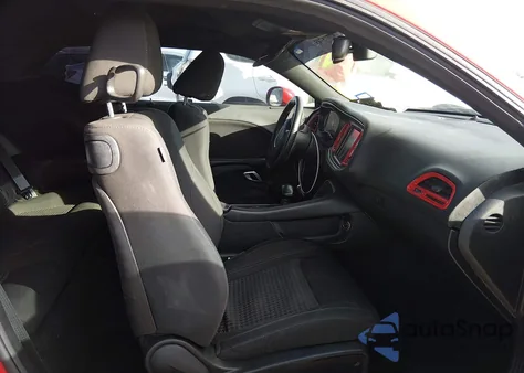 2015 Dodge Challenger Sxt z USA, uszkodzony, nr VIN 2C3CDZAG3FH717843